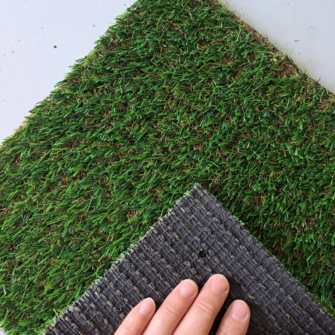 Pasto Sintético 20mm - Línea Premium - Drenaje de agua y filtro UV