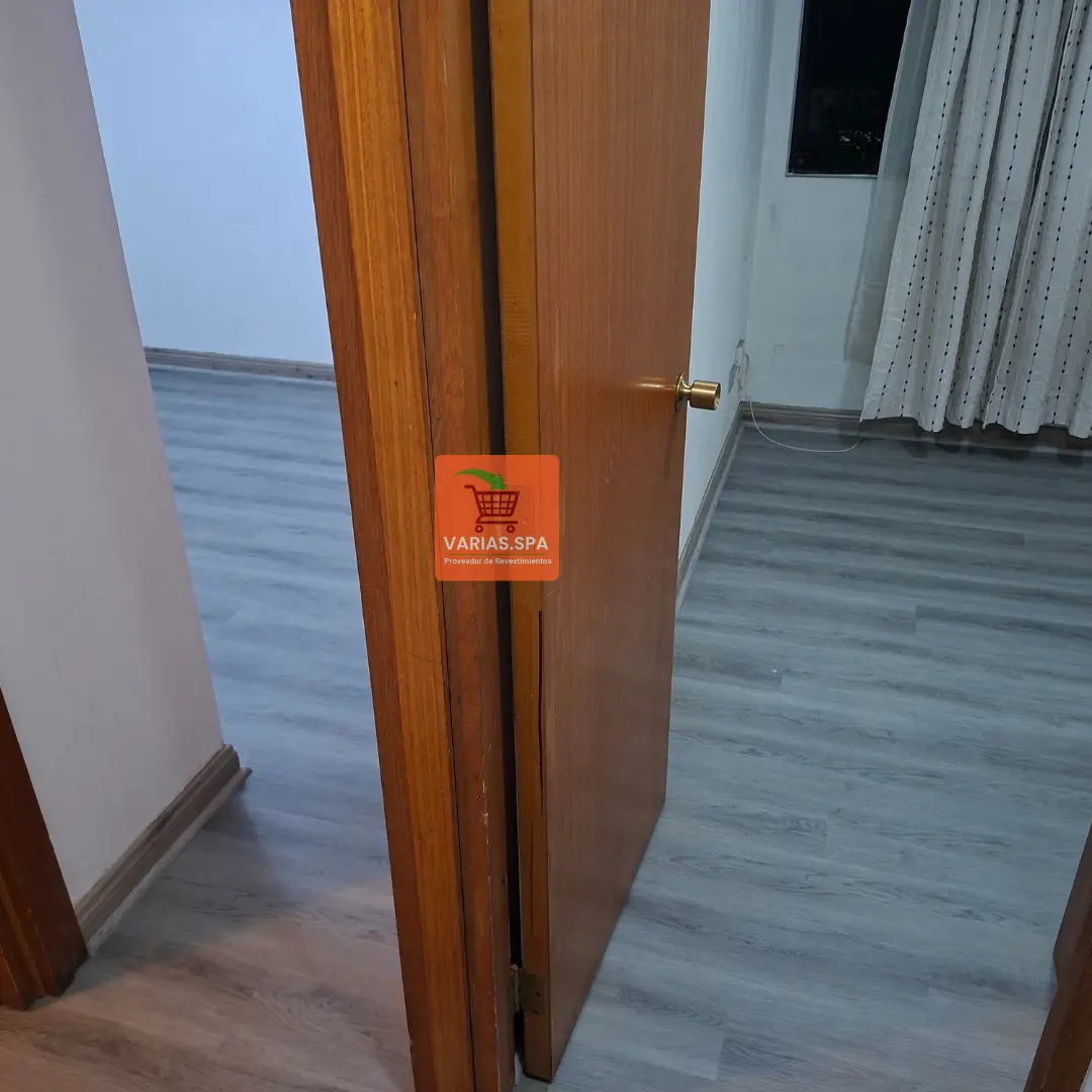 instalación de Piso Vinílico SPC Color Gris – Ñuñoa