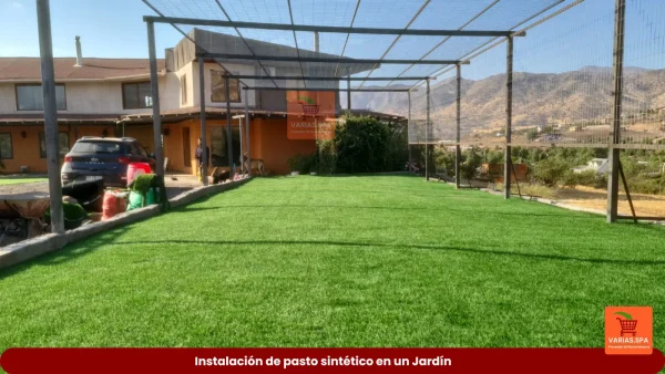 Instalación de pasto sintético en un Jardín