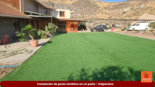 Instalación de pasto sintético en un patio - Valparaíso
